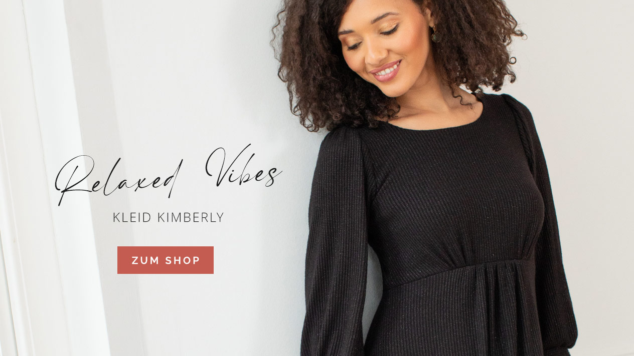 Glitzerndes schwarzes Midikleid aus Rippenstrick
