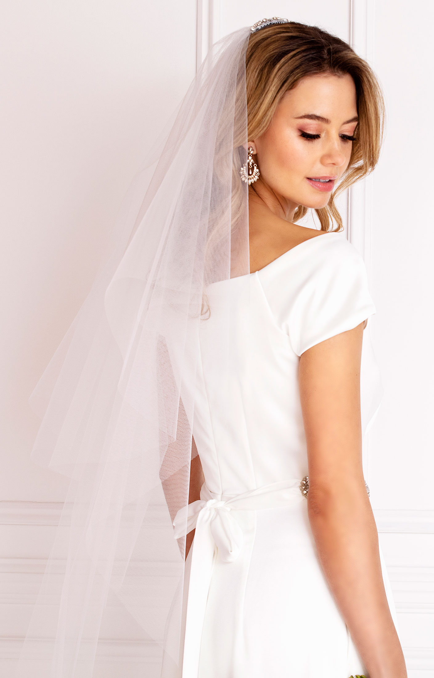 Alie Street Cut Edge Wedding Veil Long (Ivory White)