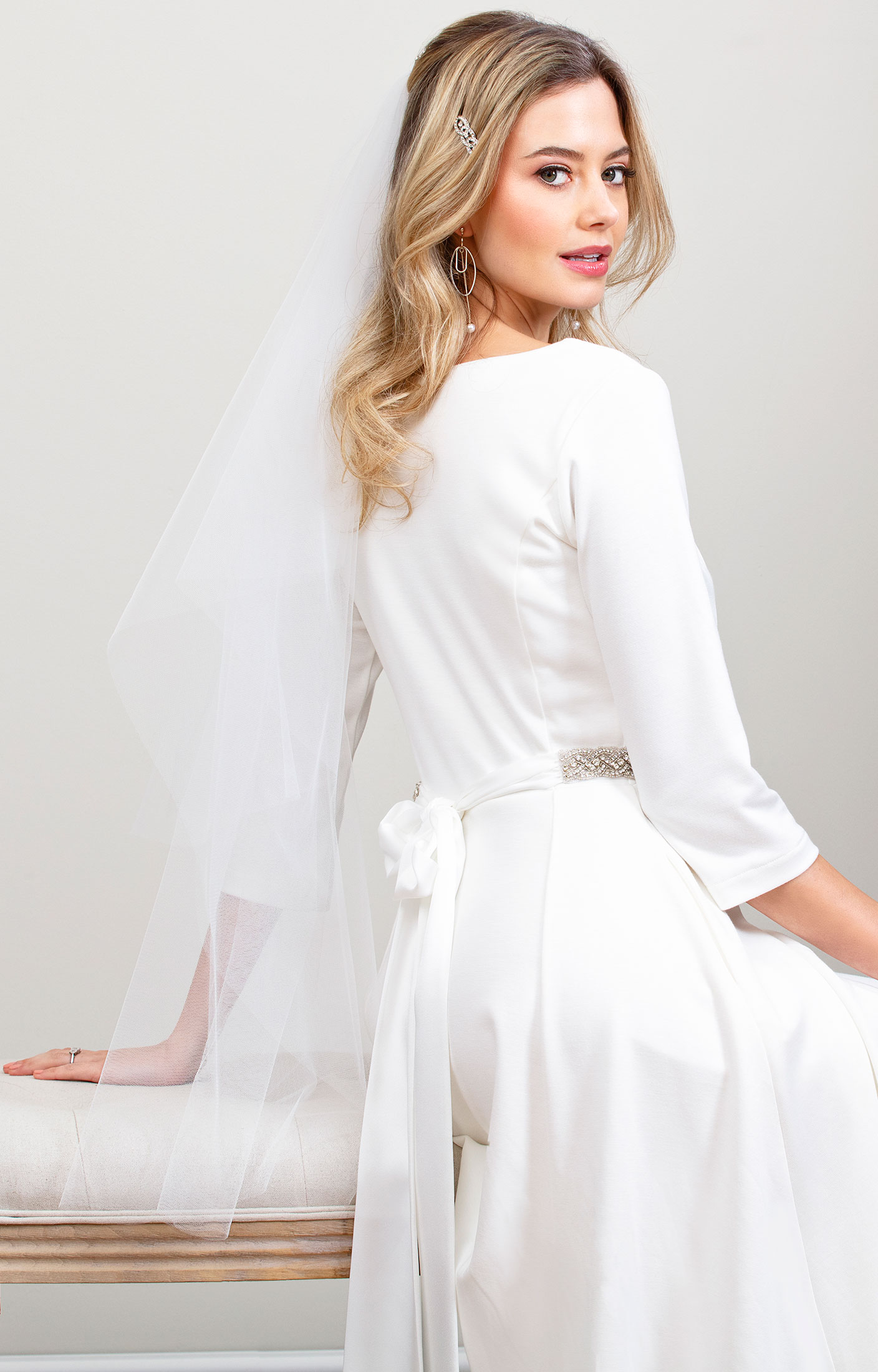 Alie Street Silk Wedding Veil Short (Ivory White)