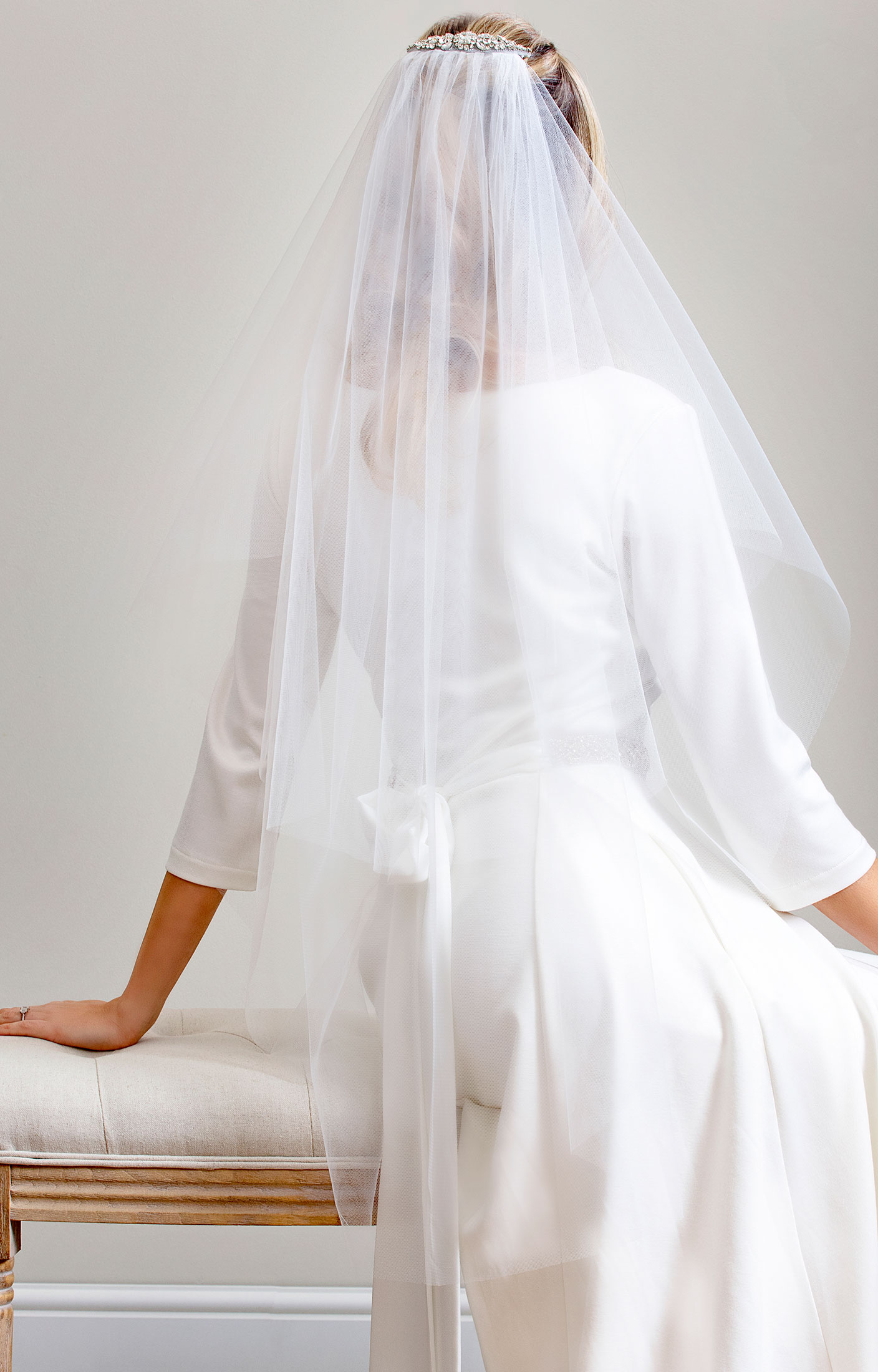 Alie Street Silk Wedding Veil Short (Ivory White)