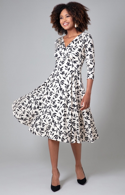 Robe Annie Monochrome Noir by Alie Street
