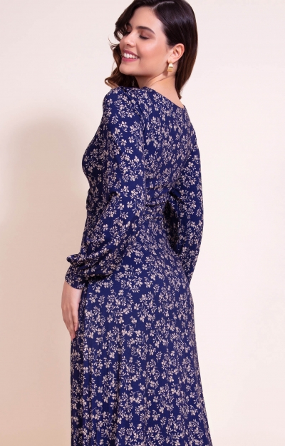 Midi-Kleid Mollie mit Knotendetail (Midnight Bloom) by Alie Street