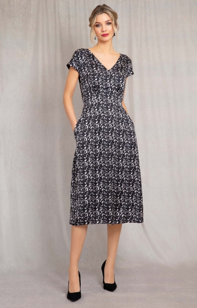 Robe Nova en satin (Bouquet Monochrome) by Alie Street