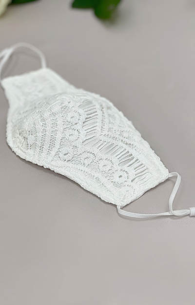 Verona Braumaske & Pouch  (Elfenbein-Weiß) by Alie Street Verona Braumaske & Pouch  (Elfenbein-Weiß) by Alie Street